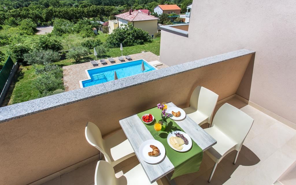 Apartments Viktorija Baška Extérieur photo